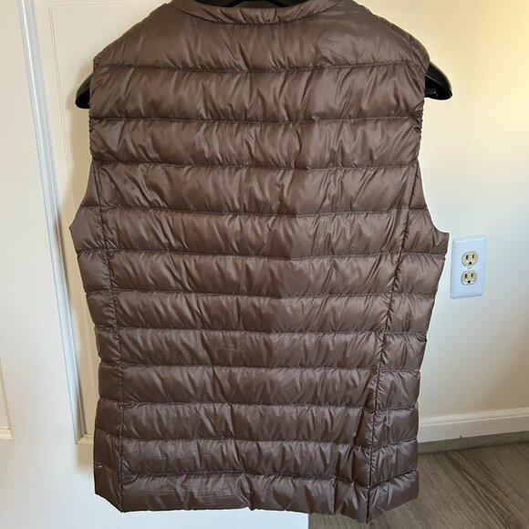 Light weight down vest - Picture 2 of 3